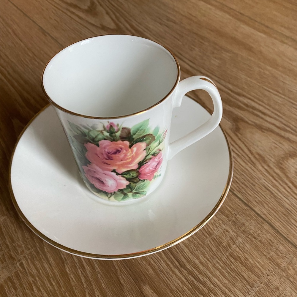 Vintage Elizabethan Fine Bone China Mug & Saucer Staffordshire Hand Decorated